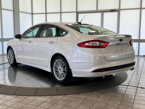 White Platinum Metallic Tri-Coat 2015 Ford Fusion SE