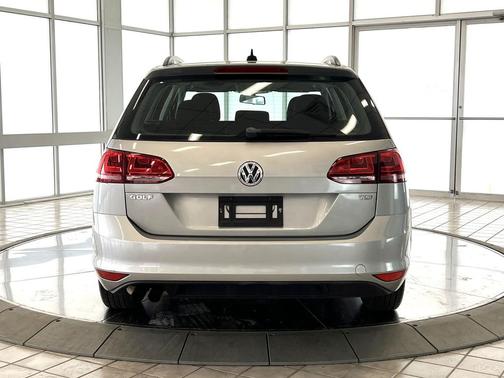 2016 Volkswagen Golf SportWagen TSI S 4-Door