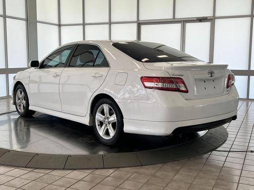 Super White 2010 Toyota Camry LE