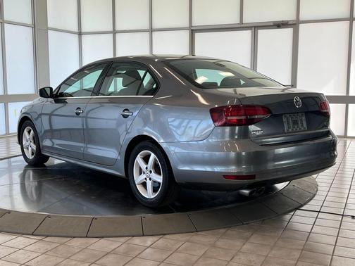 Platinum Gray Metallic 2017 Volkswagen Jetta 1.4T S
