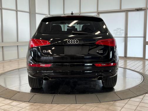 Brilliant Black 2014 Audi Q5 2.0T Premium