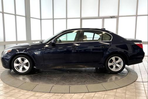 2005 BMW 530 530i