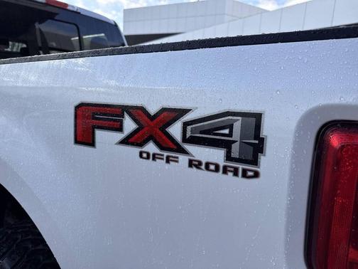 White Platinum Metallic Tri-Coat 2017 Ford F-350 Lariat