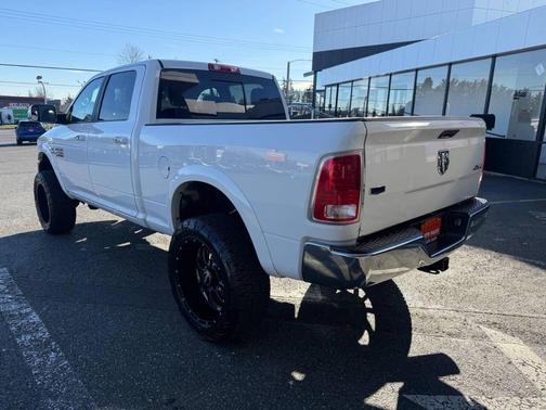 2018 RAM 2500 Laramie Crew Cab 4x4 6'4' Box