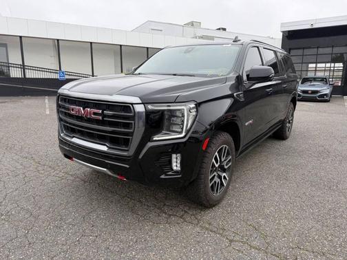 Onyx Black 2022 GMC Yukon XL 4WD AT4