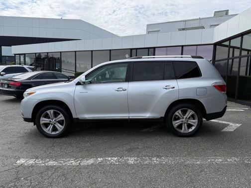 Classic Silver Metallic 2012 Toyota Highlander Limited