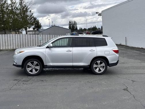 Classic Silver Metallic 2012 Toyota Highlander Limited
