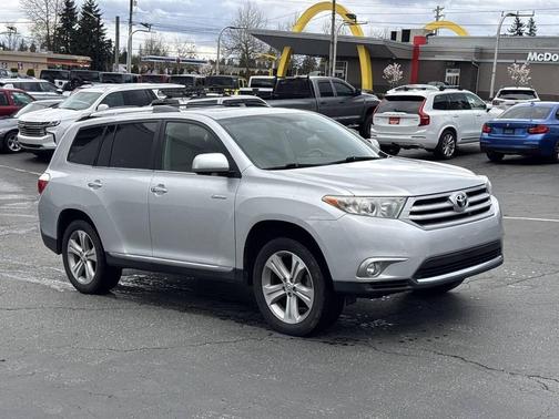 Classic Silver Metallic 2012 Toyota Highlander Limited