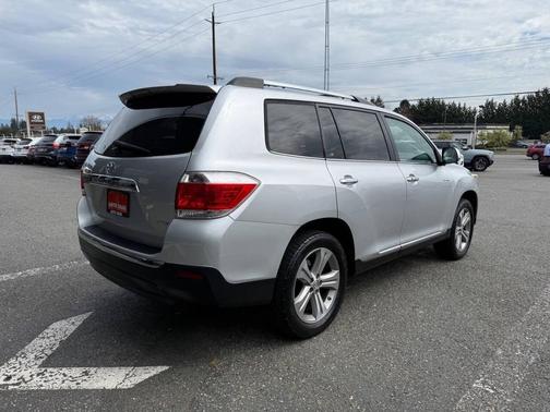 Classic Silver Metallic 2012 Toyota Highlander Limited
