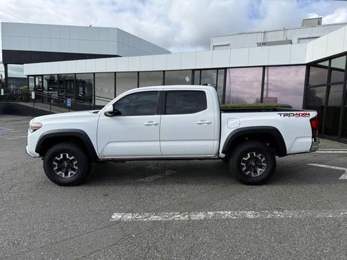 Super White 2018 Toyota Tacoma TRD Off Road