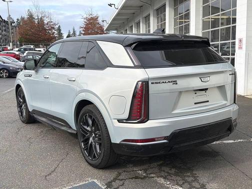 2025 Cadillac Escalade IQ Sport 2