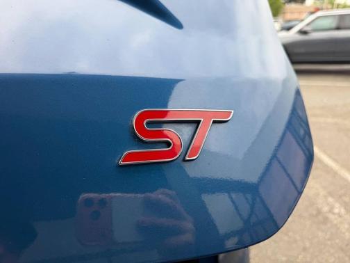 Ford Performance Blue 2019 Ford Edge ST