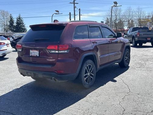 Velvet Red Pearlcoat 2017 Jeep Grand Cherokee Trailhawk