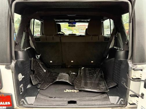 Bright White Clearcoat 2016 Jeep Wrangler Unlimited Sport