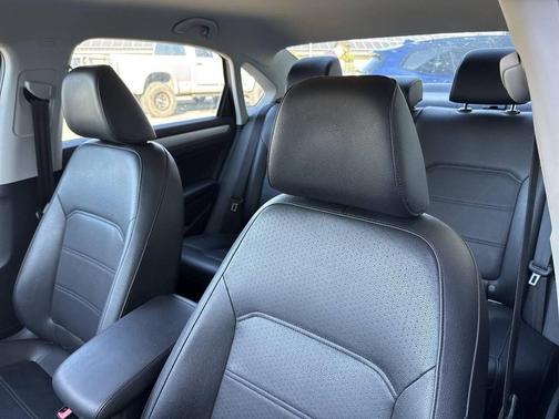 2012 Volkswagen Passat 2.5 SE