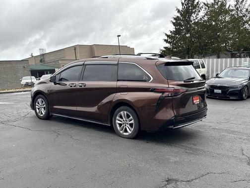 2021 Toyota Sienna Limited 7-Passenger