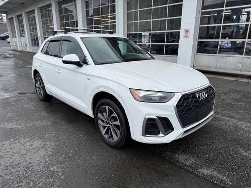 Glacier White Metallic 2023 Audi Q5 45 S line Premium Plus