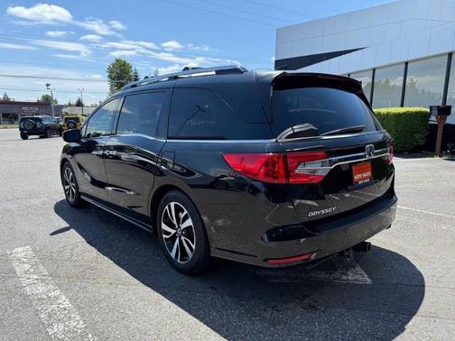 Crystal Black Pearl 2019 Honda Odyssey Elite