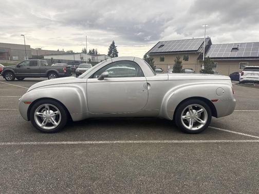 2004 Chevrolet SSR LS 2dr Regular Cab Convertible Rwd SB