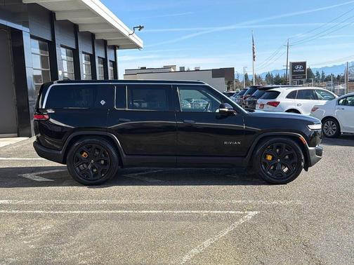 2022 Rivian R1S Launch Edition