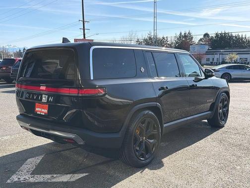 2022 Rivian R1S Launch Edition