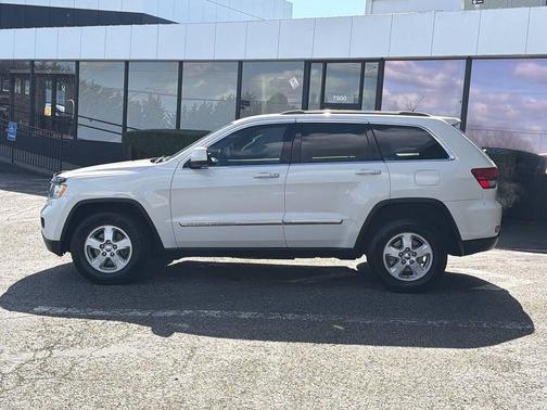 Stone White Clearcoat 2012 Jeep Grand Cherokee Laredo