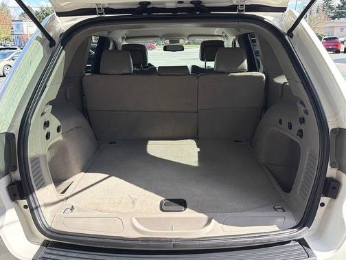 Stone White Clearcoat 2012 Jeep Grand Cherokee Laredo