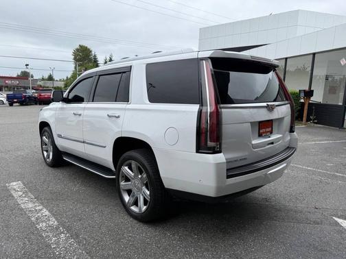 Crystal White Tricoat 2019 Cadillac Escalade Luxury