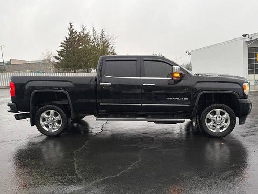 2017 GMC Sierra 2500 Denali