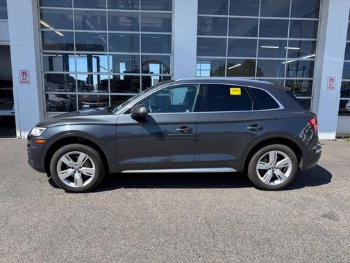 Manhattan Gray Metallic 2019 Audi Q5 2.0T Premium Plus