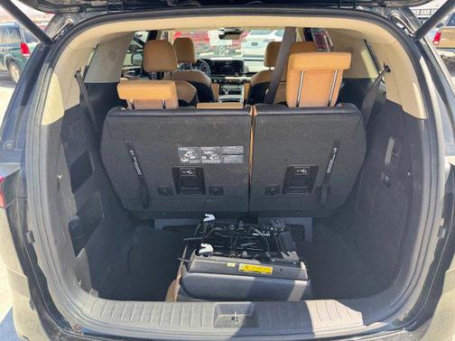 2024 Kia Carnival EX