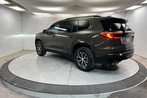 2024 GMC Acadia AWD AT4