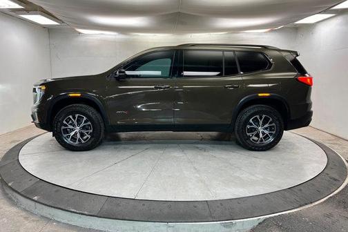 2024 GMC Acadia AWD AT4