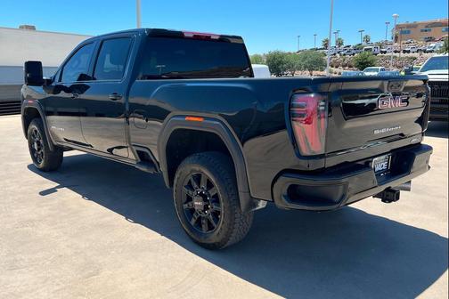 Onyx Black 2025 GMC Sierra 2500 AT4