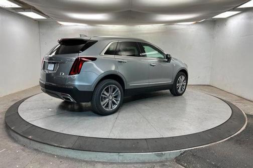 Argent Silver Metallic 2026 Cadillac XT5 Premium Luxury
