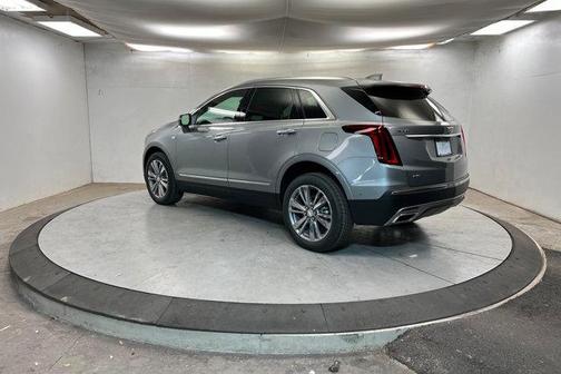 Argent Silver Metallic 2026 Cadillac XT5 Premium Luxury
