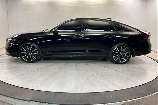 Crystal Black Pearl 2025 Honda Accord Hybrid Touring