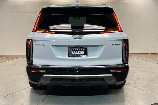 Vibrant White Tricoat 2026 Cadillac VISTIQ Sport