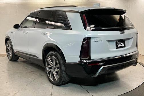 Vibrant White Tricoat 2026 Cadillac VISTIQ Sport