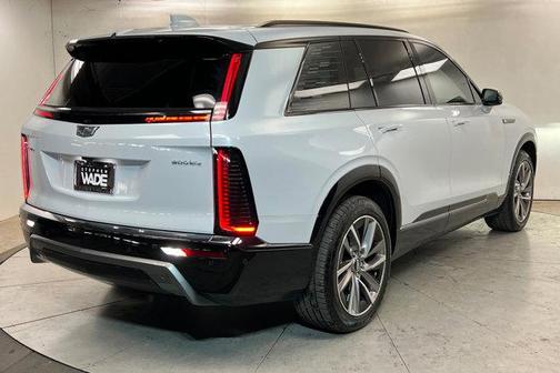 Vibrant White Tricoat 2026 Cadillac VISTIQ Sport