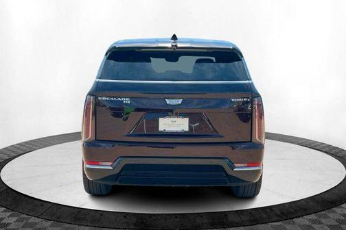 2025 Cadillac Escalade IQ Luxury 2