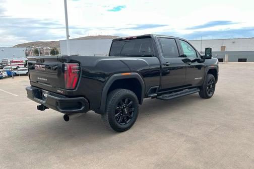 2025 GMC Sierra 3500 AT4