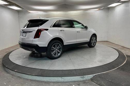 Crystal White Tricoat 2026 Cadillac XT5 Premium Luxury