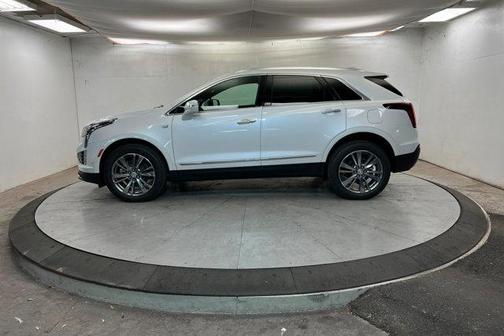Crystal White Tricoat 2026 Cadillac XT5 Premium Luxury