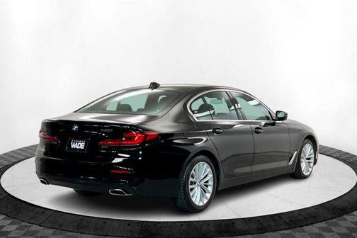 2021 BMW 530 530i
