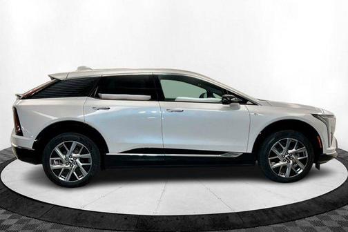 2025 Cadillac OPTIQ Luxury 2 AWD