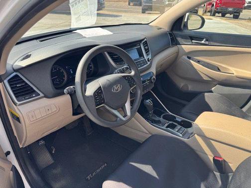 2017 Hyundai TUCSON SE