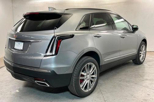 Argent Silver Metallic 2026 Cadillac XT5 Sport