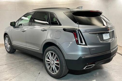 Argent Silver Metallic 2026 Cadillac XT5 Sport