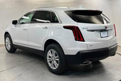Crystal White Tricoat 2026 Cadillac XT5 Luxury